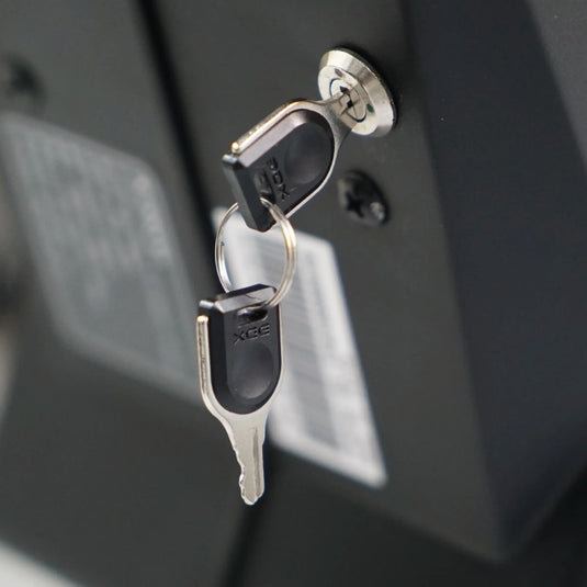 Safety key to limit speed to 8 km/h on children's motorcycle