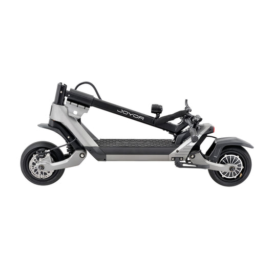 Joyor LuxeRider Electric Scooter - 3200W maximum power 60km range + Helmet