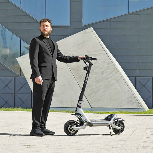 Joyor LuxeRider Electric Scooter - 3200W maximum power 60km range + Helmet