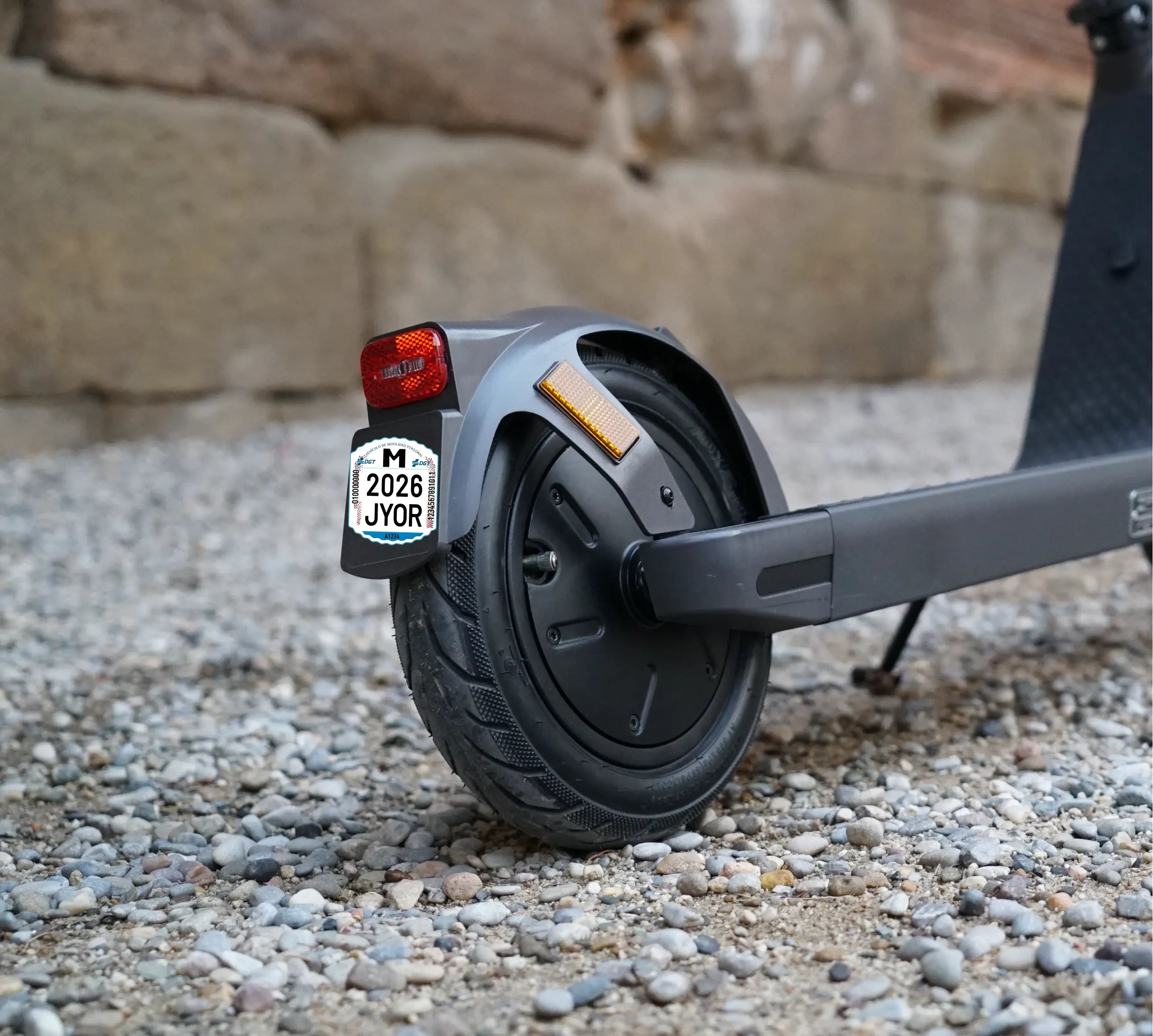 Placa de matrícula para Patinete Eléctrico aprobada por la DGT (VMP) | Pegatina antirrobo 2026