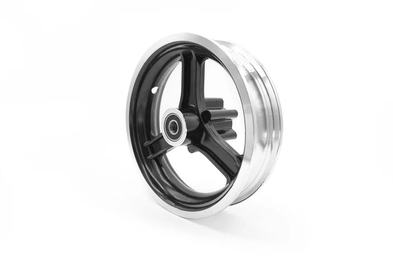 Charger l'image dans la visionneuse de la galerie, Front wheel hub of an electric scooter, showing the spoke area and part of the rim.
